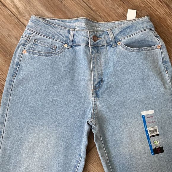 NWT NOBO No Boundaries Junior’s Light Blue Midrise Bootcut Jeans Size 11 - Picture 3 of 5